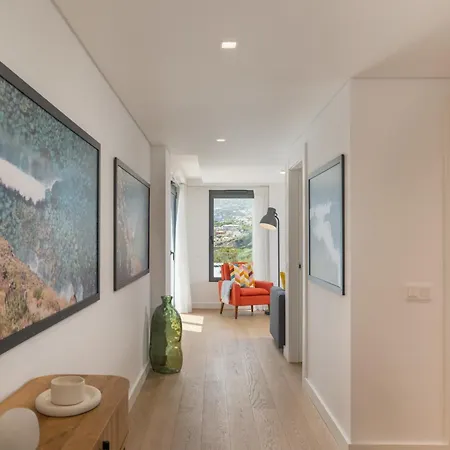 Апартаменты Acqua Viii Sea View And Pool Фуншал